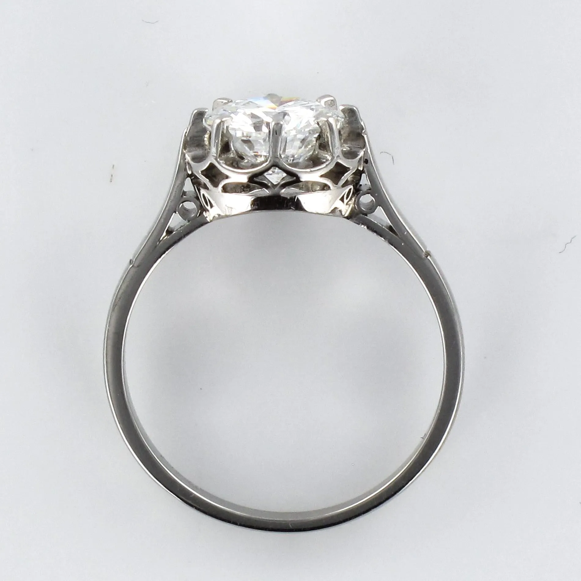 1925s Art Deco 1.50 Carat E.VS Diamond 18 Karat Platinum Solitary Ring