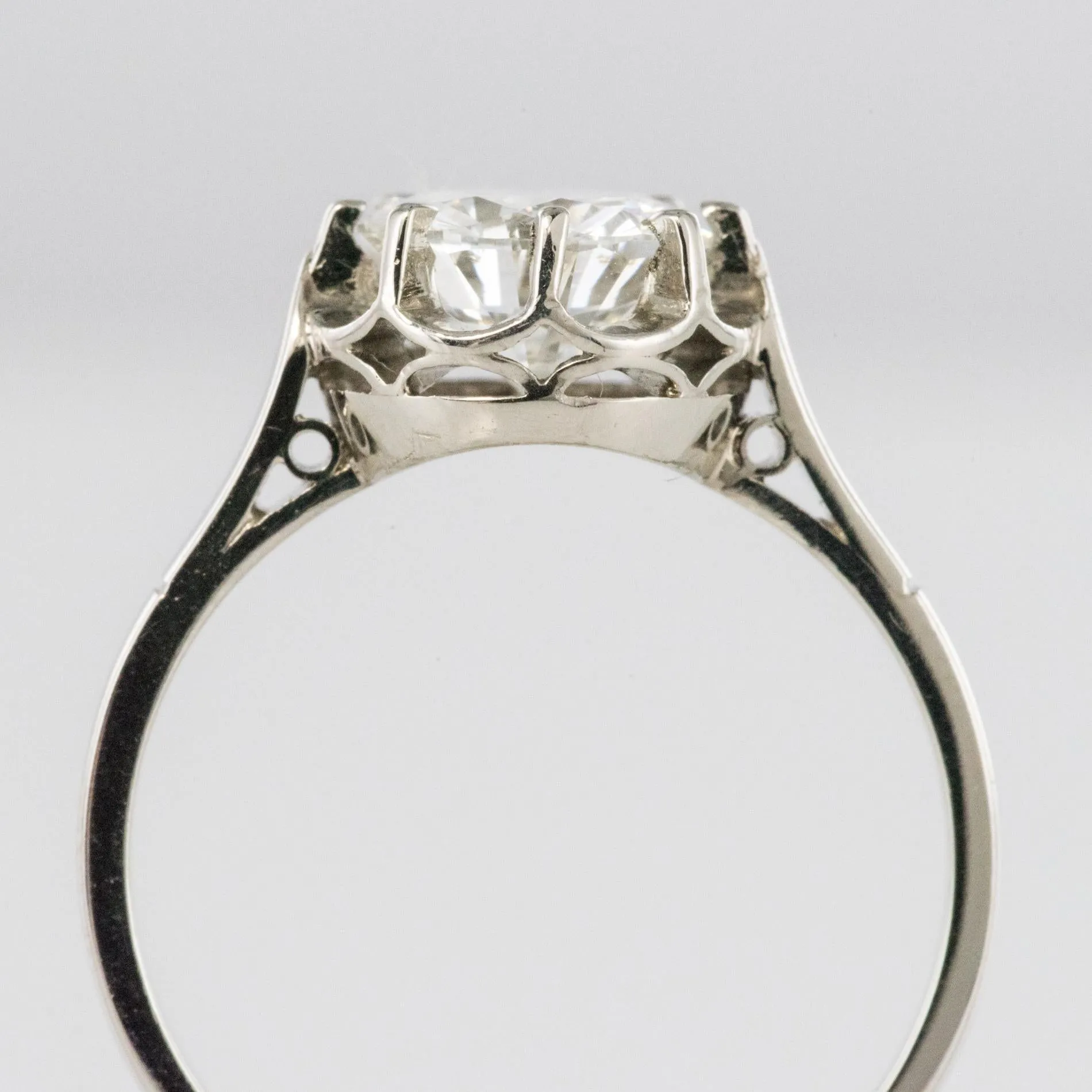 1925s Art Deco 1.50 Carat E.VS Diamond 18 Karat Platinum Solitary Ring