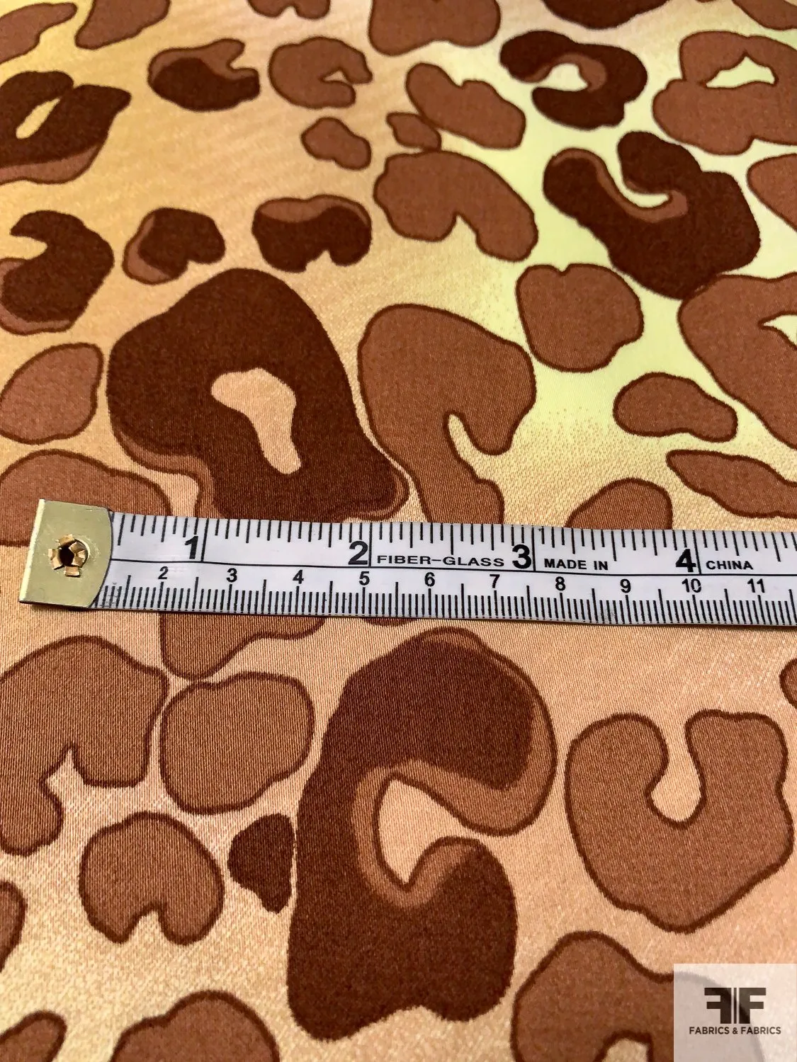 Animal-Like Pattern Printed Stretch Cotton Sateen - Dark Brown / Light Brown / Light Green