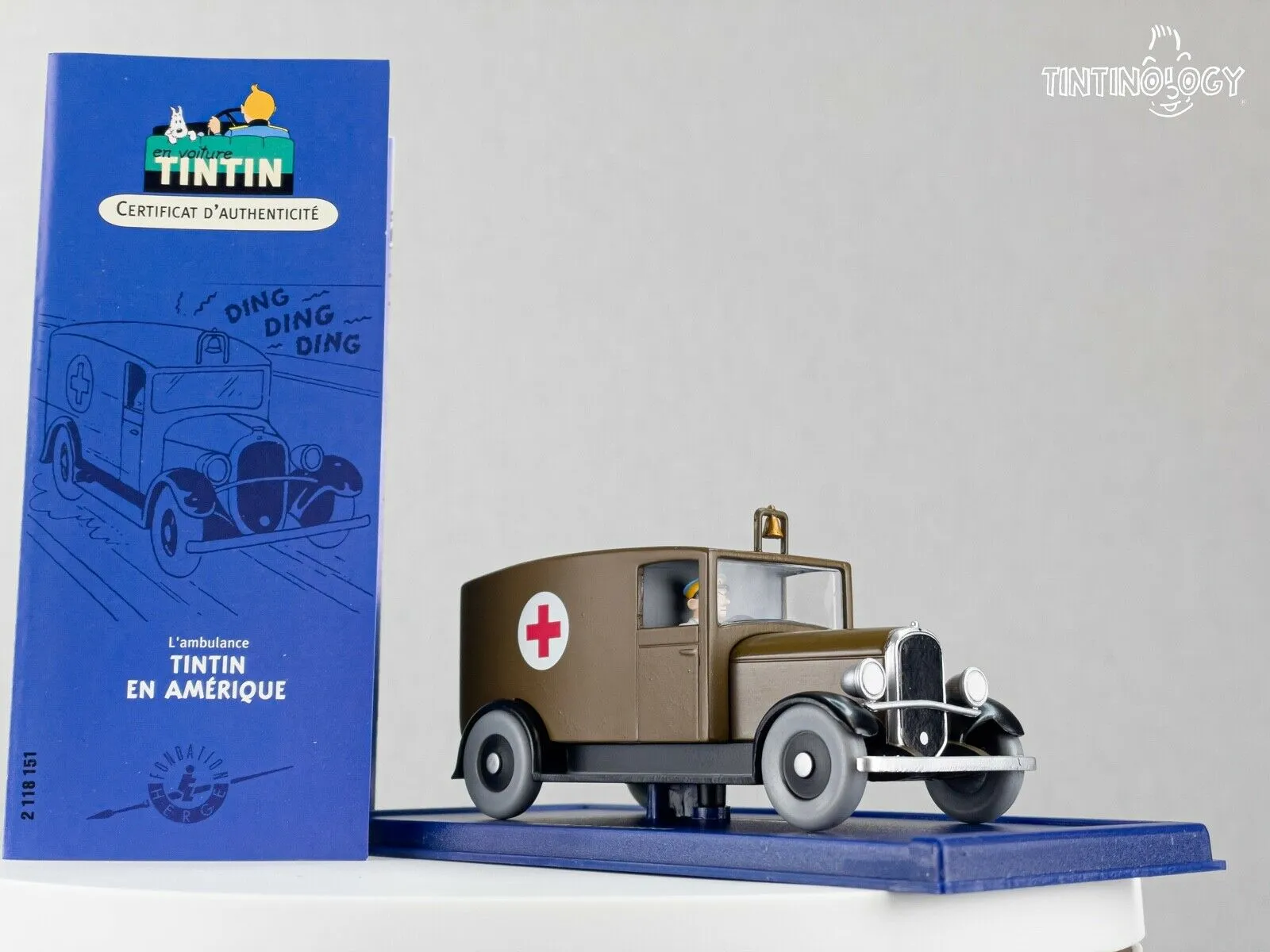 ATLAS TINTIN CAR # 51 Brown Ambulance - America Herge model car 1/43