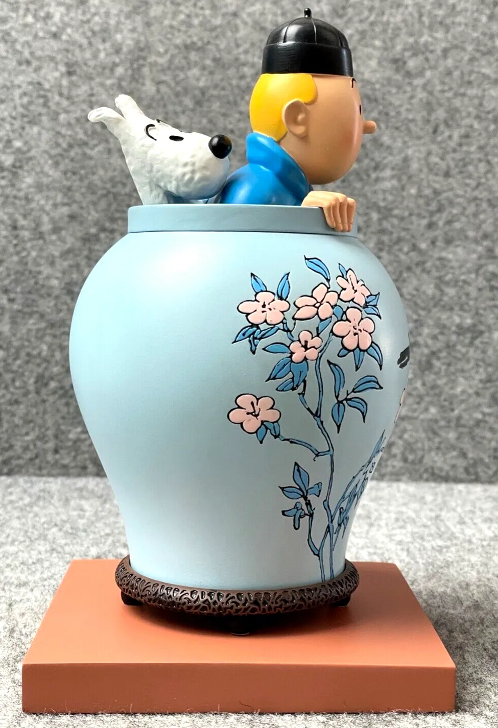 Statuette Moulinsart 46401 La Potiche: Blue Lotus "Les Icones" 2019 Tintin 22cm Resin model