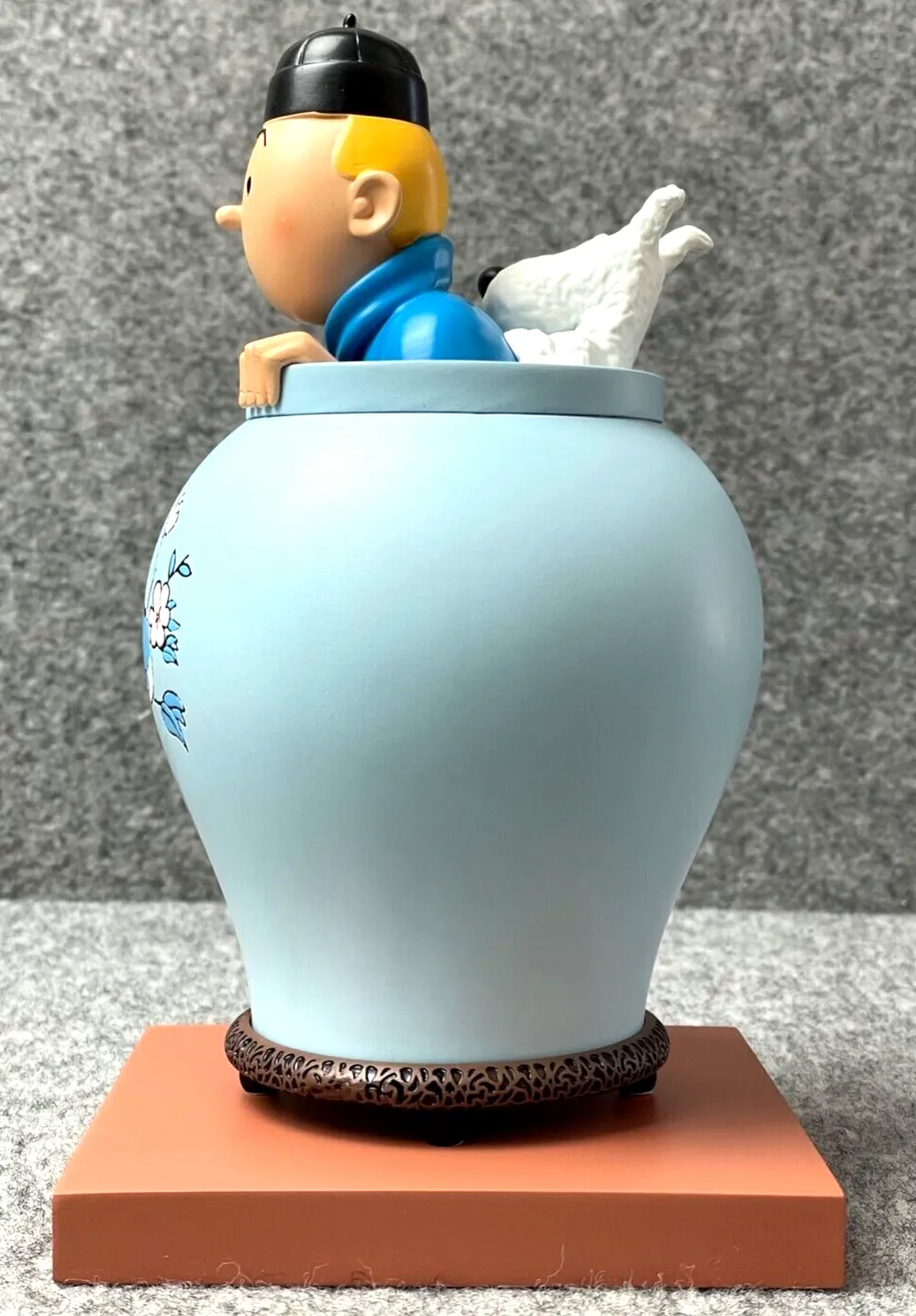 Statuette Moulinsart 46401 La Potiche: Blue Lotus "Les Icones" 2019 Tintin 22cm Resin model